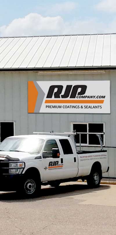 400x811 truck-and-bldg